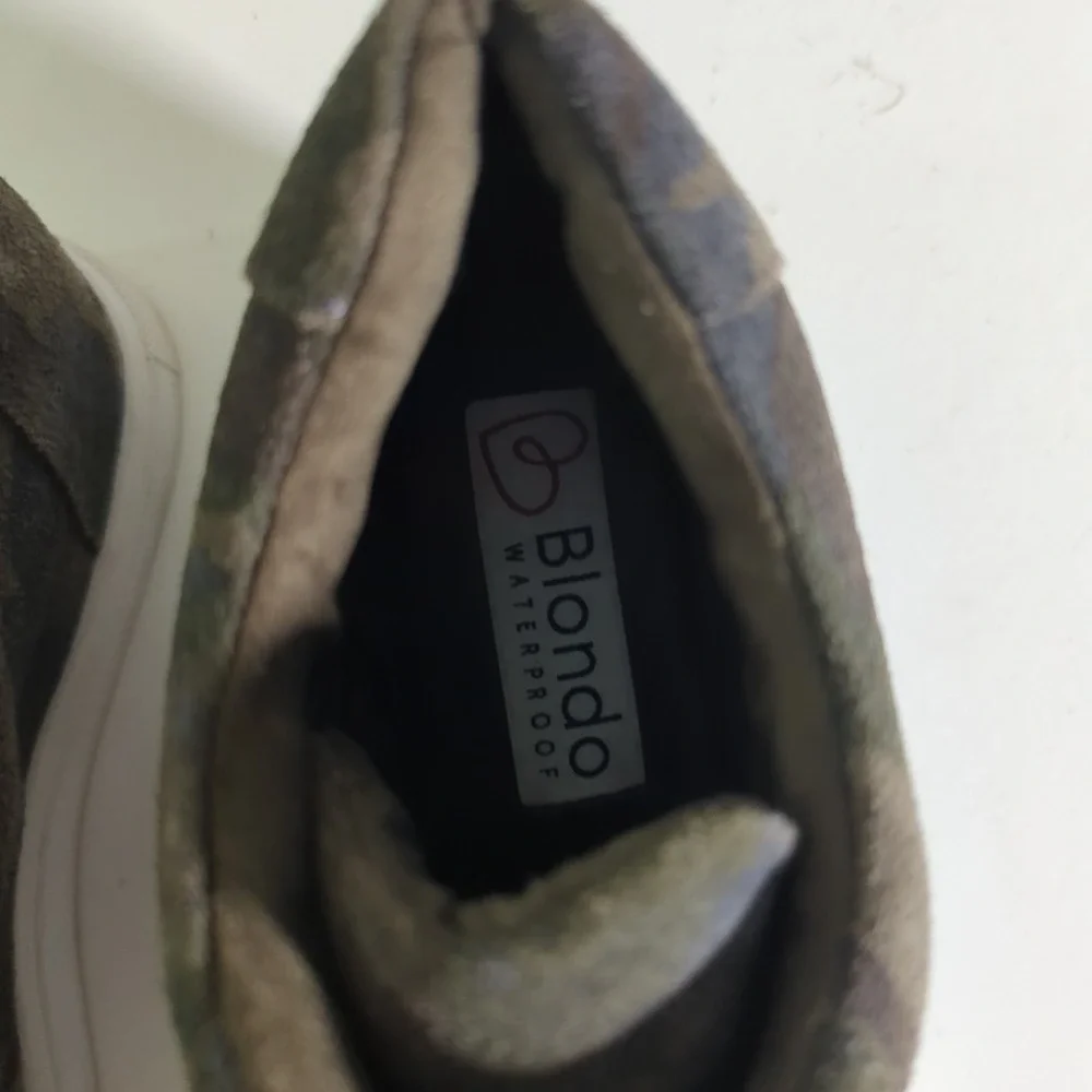 Blondo Shoes Womens Sz 8 M Glenda Waterproof Camo Hidden Wedge‎ Heel Zip Bootie
